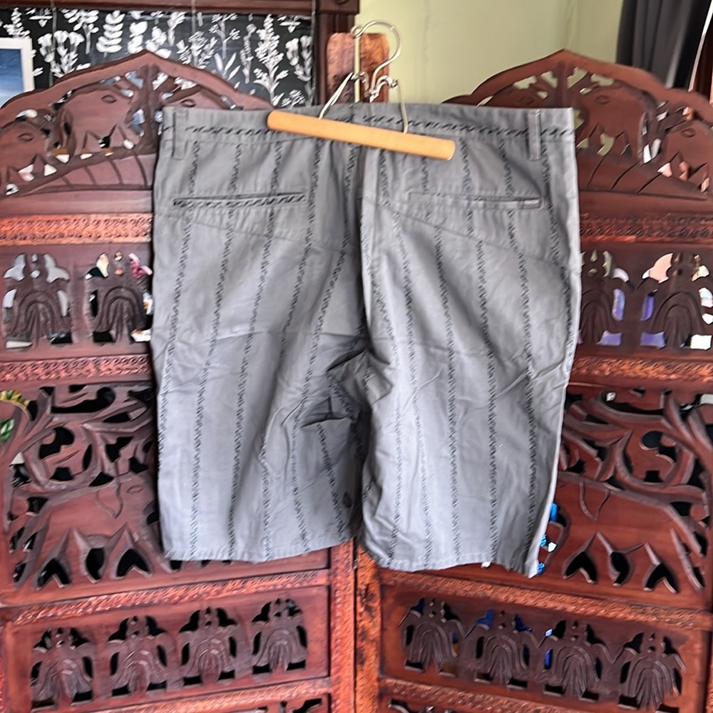 Volcom Shorts - Picture 2 of 3